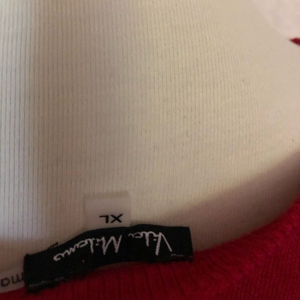 Red Sweater - Picture 4 of 4